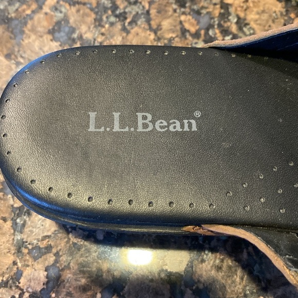 Women’s L.L. Bean slide on clogs. Brand new, never worn! Size 40. - Picture 3 of 4